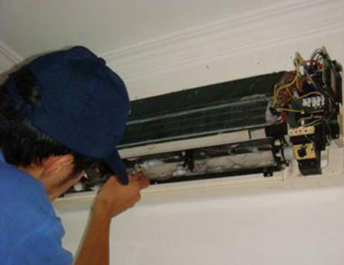家用空调漏水检修